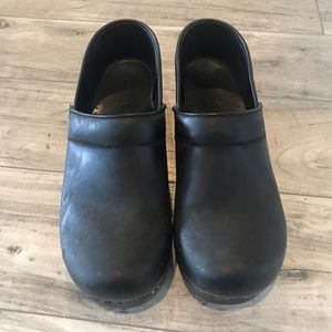 Dansko Professional Clog Black Leather Women's 39